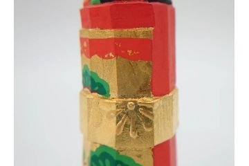 春日有職　奈良人形師　五代　瀬谷桃源　一刀彫　力強い彫りと華やかな色彩が美しい立雛(ひな、ヒナ、木彫、彫刻、木製、置物、共箱付き)(R-071747)
