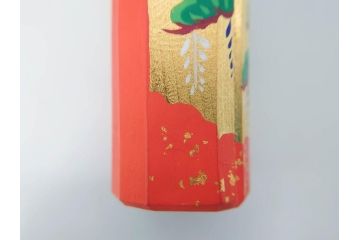 春日有職　奈良人形師　五代　瀬谷桃源　一刀彫　力強い彫りと華やかな色彩が美しい立雛(ひな、ヒナ、木彫、彫刻、木製、置物、共箱付き)(R-071747)