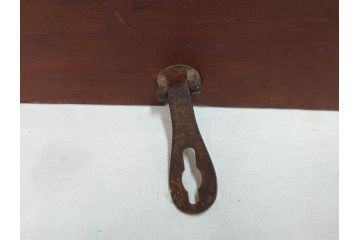 アンティーク　戦前　SINGER(シンガー)　手回し　置くだけでもお洒落なレトロ感溢れるミシン(裁縫機械、ケース付き)(R-071748)