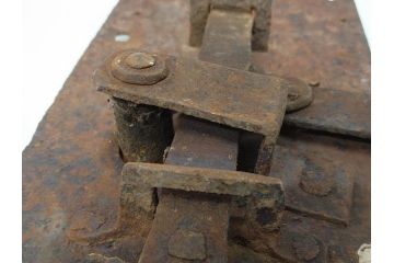 アンティーク雑貨　当時の雰囲気が味わえる蔵戸の錠前金具(ディスプレイ雑貨、蔵戸パーツ)(R-071752)