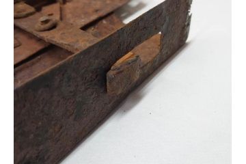 アンティーク雑貨　当時の雰囲気が味わえる蔵戸の錠前金具(ディスプレイ雑貨、蔵戸パーツ)(R-071752)