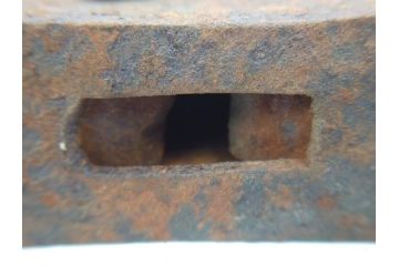 アンティーク雑貨　小槌と巾着の意匠が目を惹く蔵戸の錠前金具(こづち、ディスプレイ雑貨、蔵戸パーツ)(R-071753)