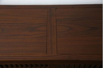 中古　美品　高級品!!　国産職人手造り　タモ材　框組み　上質な和の空間を演出する水屋箪笥サイドボード(食器棚、収納棚、戸棚、茶箪笥、サイドキャビネット、店舗什器)(R-071787)