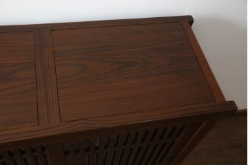 中古　美品　高級品!!　国産職人手造り　タモ材　框組み　上質な和の空間を演出する水屋箪笥サイドボード(食器棚、収納棚、戸棚、茶箪笥、サイドキャビネット、店舗什器)(R-071787)