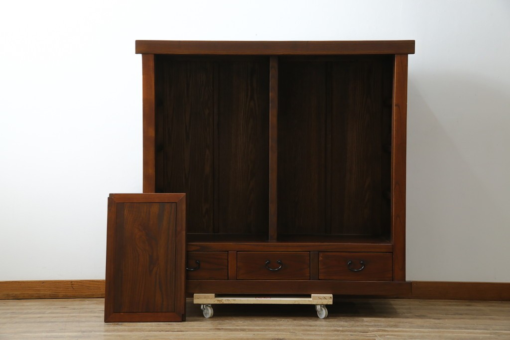 中古　美品　高級品!!　国産職人手造り　タモ材　框組み　上質な和の空間を演出する水屋箪笥サイドボード(食器棚、収納棚、戸棚、茶箪笥、サイドキャビネット、店舗什器)(R-071787)