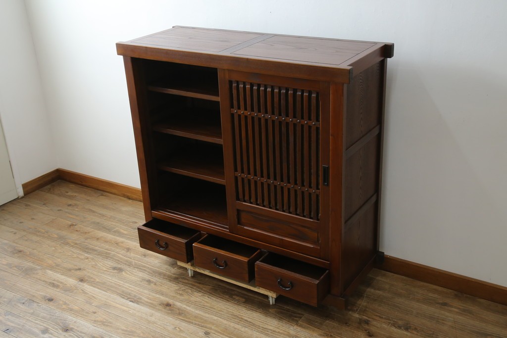 中古　美品　高級品!!　国産職人手造り　タモ材　框組み　上質な和の空間を演出する水屋箪笥サイドボード(食器棚、収納棚、戸棚、茶箪笥、サイドキャビネット、店舗什器)(R-071787)