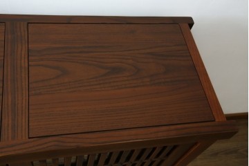 中古　美品　高級品!!　国産職人手造り　タモ材　框組み　上質な和の空間を演出する水屋箪笥サイドボード(食器棚、収納棚、戸棚、茶箪笥、サイドキャビネット、店舗什器)(R-071787)