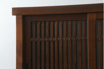 中古　美品　高級品!!　国産職人手造り　タモ材　框組み　上質な和の空間を演出する水屋箪笥サイドボード(食器棚、収納棚、戸棚、茶箪笥、サイドキャビネット、店舗什器)(R-071787)