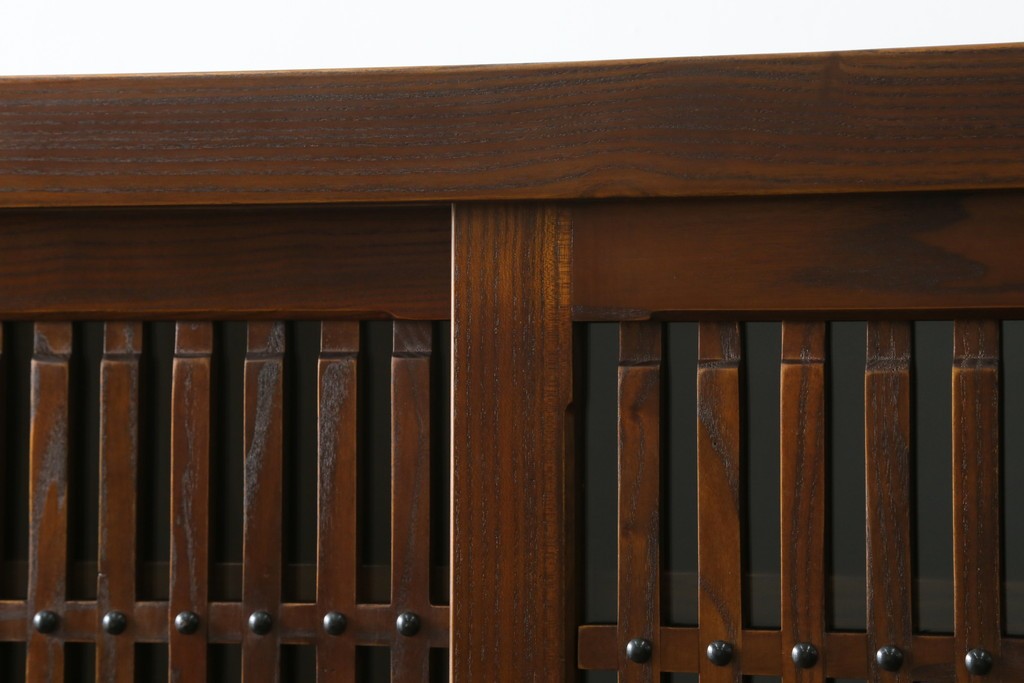 中古　美品　高級品!!　国産職人手造り　タモ材　框組み　上質な和の空間を演出する水屋箪笥サイドボード(食器棚、収納棚、戸棚、茶箪笥、サイドキャビネット、店舗什器)(R-071787)