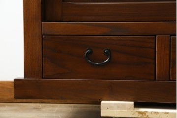 中古　美品　高級品!!　国産職人手造り　タモ材　框組み　上質な和の空間を演出する水屋箪笥サイドボード(食器棚、収納棚、戸棚、茶箪笥、サイドキャビネット、店舗什器)(R-071787)