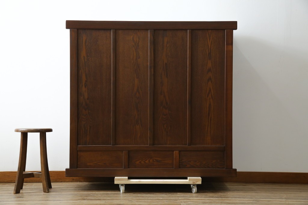 中古　美品　高級品!!　国産職人手造り　タモ材　框組み　上質な和の空間を演出する水屋箪笥サイドボード(食器棚、収納棚、戸棚、茶箪笥、サイドキャビネット、店舗什器)(R-071787)