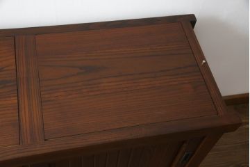 中古　美品　高級品!!　国産職人手造り　タモ材　框組み　上質な和の空間を演出する水屋箪笥サイドボード(食器棚、収納棚、戸棚、茶箪笥、サイドキャビネット、店舗什器)(R-071788)