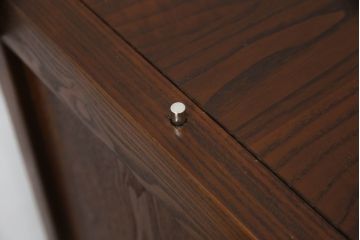中古　美品　高級品!!　国産職人手造り　タモ材　框組み　上質な和の空間を演出する水屋箪笥サイドボード(食器棚、収納棚、戸棚、茶箪笥、サイドキャビネット、店舗什器)(R-071788)