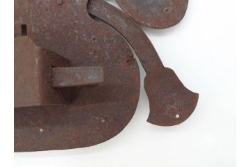 アンティーク雑貨　縁起物の巾着をモチーフにした蔵戸の錠前金具(ディスプレイ雑貨、蔵戸パーツ、小槌、こづち)(R-071803)