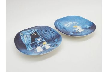 ARABIA FINLAND　天使シリーズ　可愛らしい天使が描かれた神秘的な雰囲気のウォールプレート2枚セット(壁掛け、Riittatuulikki Hirvonenデザイン、アラビア、フィンランド、北欧食器、ミニプレート)(R-071805)