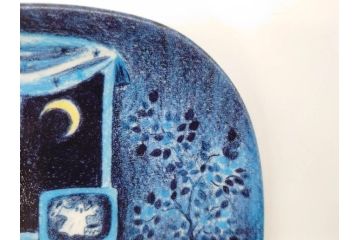 ARABIA FINLAND　天使シリーズ　可愛らしい天使が描かれた神秘的な雰囲気のウォールプレート2枚セット(壁掛け、Riittatuulikki Hirvonenデザイン、アラビア、フィンランド、北欧食器、ミニプレート)(R-071805)