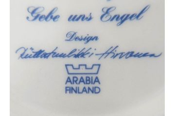 ARABIA FINLAND　天使シリーズ　可愛らしい天使が描かれた神秘的な雰囲気のウォールプレート2枚セット(壁掛け、Riittatuulikki Hirvonenデザイン、アラビア、フィンランド、北欧食器、ミニプレート)(R-071805)