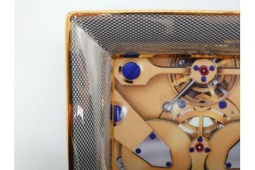 レア　スイス　時計ブランド　F.P.JOURNE(フランソワ・ポール・ジュルヌ)　Invenit et Fecit　LIMOGES(リモージュ)　大胆に描かれた時計柄が印象的なトレイ(ノベルティ、記念品、皿、トレー、小物入れ、30th Anniversary)(R-071806)