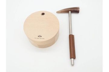COLTELLERIE BERTI 1895　ベルティ　牛の角　珍しいデザインが素敵なくるみ割り(置き物、オブジェ、ナッツクラッカー、クルミ、胡桃)(R-071810)