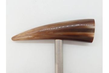 COLTELLERIE BERTI 1895　ベルティ　牛の角　珍しいデザインが素敵なくるみ割り(置き物、オブジェ、ナッツクラッカー、クルミ、胡桃)(R-071810)