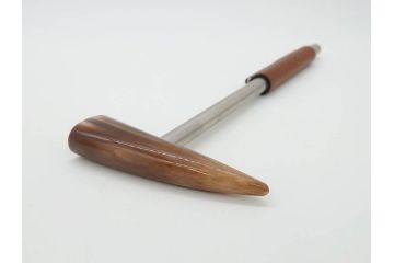 COLTELLERIE BERTI 1895　ベルティ　牛の角　珍しいデザインが素敵なくるみ割り(置き物、オブジェ、ナッツクラッカー、クルミ、胡桃)(R-071810)