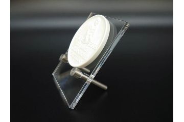 超稀少　ドイツ　マイセン　Meissen　金彩ゴールド×ホワイト　ボウル&磁器メダルセット(300Jahre europaisches porzellan、パゴダ?、人物、箱付き)(R-071812)