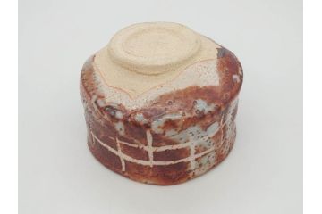 青龍洞　志野　約13cm　4.1寸　深みのある色合いが上品な和の雰囲気を高める茶碗(茶道具、花押、志埜、立花大亀、茶器、抹茶碗、和食器、共箱付き、四寸一分)(R-071813)