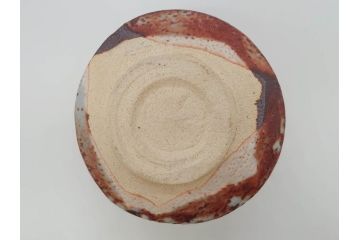 青龍洞　志野　約13cm　4.1寸　深みのある色合いが上品な和の雰囲気を高める茶碗(茶道具、花押、志埜、立花大亀、茶器、抹茶碗、和食器、共箱付き、四寸一分)(R-071813)