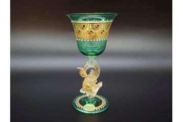 イタリア　ムラノガラス　ベネチアンガラス　金彩　白鳥　煌びやかなデザインが華やかな印象を与えるワイングラス(ヴェネチアングラス、MURANO、ムラーノガラス、作家物)(R-071815)