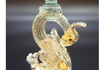 イタリア　ムラノガラス　ベネチアンガラス　金彩　白鳥　煌びやかなデザインが華やかな印象を与えるワイングラス(ヴェネチアングラス、MURANO、ムラーノガラス、作家物)(R-071815)