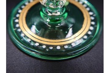 イタリア　ムラノガラス　ベネチアンガラス　金彩　白鳥　煌びやかなデザインが華やかな印象を与えるワイングラス(ヴェネチアングラス、MURANO、ムラーノガラス、作家物)(R-071815)