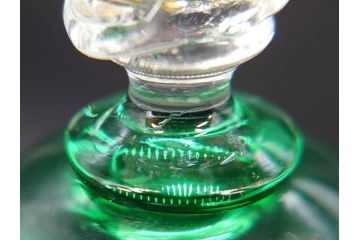 イタリア　ムラノガラス　ベネチアンガラス　金彩　白鳥　煌びやかなデザインが華やかな印象を与えるワイングラス(ヴェネチアングラス、MURANO、ムラーノガラス、作家物)(R-071815)