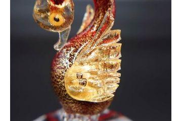 イタリア　ムラノガラス　ベネチアンガラス　金彩　白鳥　繊細なデザインが上品な雰囲気を高めるワイングラス(ヴェネチアングラス、MURANO、ムラーノガラス、作家物)(R-071816)