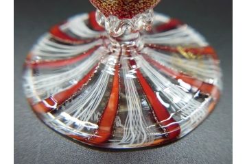 イタリア　ムラノガラス　ベネチアンガラス　金彩　白鳥　繊細なデザインが上品な雰囲気を高めるワイングラス(ヴェネチアングラス、MURANO、ムラーノガラス、作家物)(R-071816)