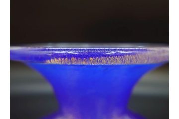 イタリア　ムラノガラス　ベネチアンガラス　珍しいデザインと鮮やかな色合いが目を惹くフラワーベース(ムラーノガラス、MURANO、花瓶、花器、花入、作家物)(R-071819)