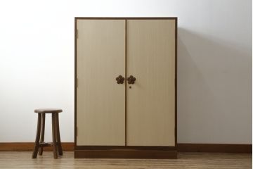 中古　名門　東京日本橋　美術家具　「菊座桑引手」で有名な西谷製の高級桐箪笥(並厚、和タンス、衣装箪笥、桐たんす、着物箪笥、衣装盆、引き出し、チェスト)(R-071823)
