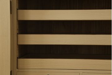 中古　名門　東京日本橋　美術家具　「菊座桑引手」で有名な西谷製の高級桐箪笥(並厚、和タンス、衣装箪笥、桐たんす、着物箪笥、衣装盆、引き出し、チェスト)(R-071823)