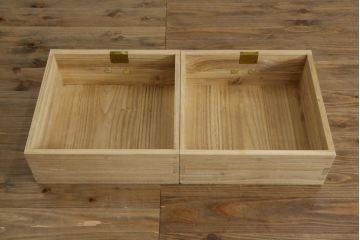 中古　名門　東京日本橋　美術家具　「菊座桑引手」で有名な西谷製の高級桐箪笥(並厚、和タンス、衣装箪笥、桐たんす、着物箪笥、衣装盆、引き出し、チェスト)(R-071823)