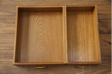 中古　最高級!指物工芸家具　駿河工芸　欅(ケヤキ)無垢材　風格漂うどっしりとした佇まいが魅力的な両袖机(文机、座机、ローテーブル、デスク、在宅用、在宅ワーク用)(R-071824)
