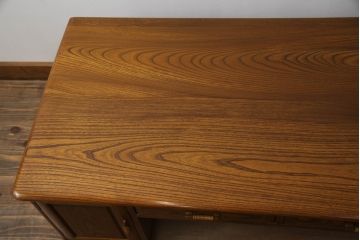 中古　最高級!指物工芸家具　駿河工芸　欅(ケヤキ)無垢材　風格漂うどっしりとした佇まいが魅力的な両袖机(文机、座机、ローテーブル、デスク、在宅用、在宅ワーク用)(R-071824)