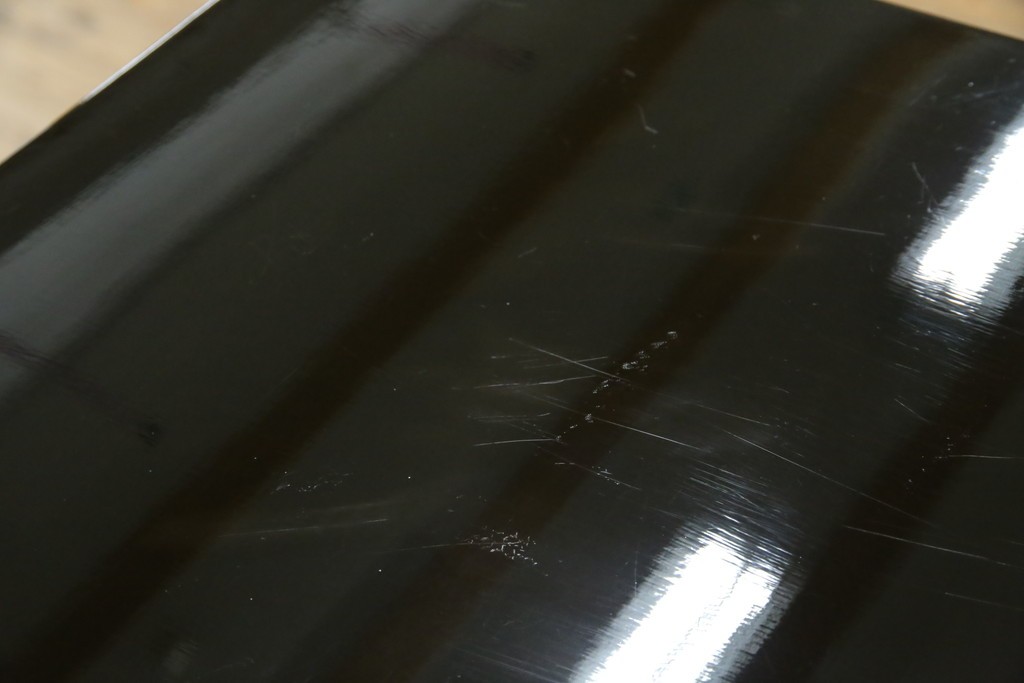 中古　美品!!　高級民芸家具　華やかな螺鈿(らでん)細工が目を引く飾り棚　(R-071825)