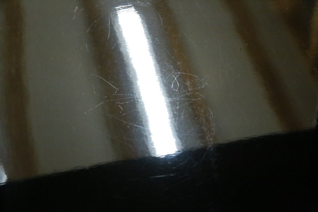 中古　美品!!　高級民芸家具　華やかな螺鈿(らでん)細工が目を引く飾り棚　(R-071825)