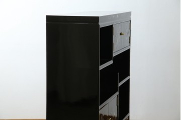 中古　美品!!　高級民芸家具　華やかな螺鈿(らでん)細工が目を引く飾り棚　(R-071825)