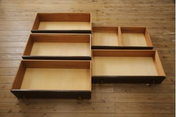 中古　松本民芸家具　シックな佇まいが落ち着いた空間を演出するシンプルなチェスト(整理タンス、洋服タンス、引き出し)(R-071864)