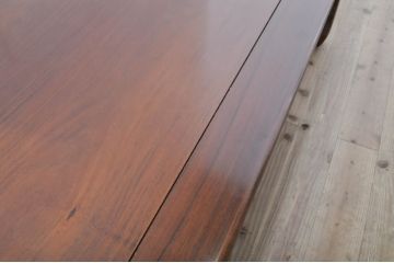 和製ビンテージ　国産　職人手作り　指物工芸家具　総紫檀(シタン)材　丸みを帯びた脚のデザインが柔らかな印象を与える座卓(ローテーブル、センターテーブル、ヴィンテージ)(R-071877)
