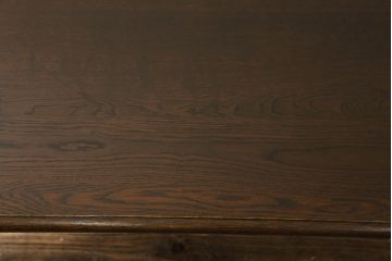 ヨーロッパビンテージ　オーク材　凝った脚のデザインが目を惹く引き出し付きローテーブル(センターテーブル、リビングテーブル、ヴィンテージ)(R-071878)
