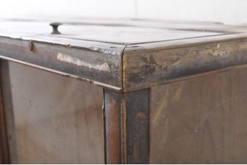 和製アンティーク　大正ロマン　上開き扉　ノスタルジックな雰囲気が魅力の脚付きガラスケース(Gケース、ショーケース、ディスプレイケース、コレクションケース、飾り棚、陳列棚、店舗什器)(R-071882)