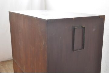 和製アンティーク　前面栗材　漆塗り　趣のある佇まいが魅力的な会津箪笥(和たんす、時代箪笥、収納箪笥、衣装箪笥、引き出し、重ねタンス)(R-071883)
