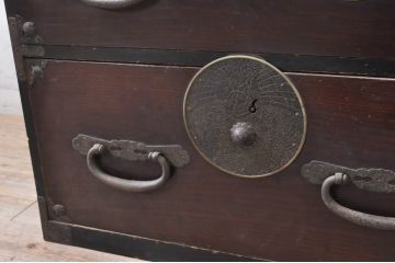 和製アンティーク　前面栗材　漆塗り　趣のある佇まいが魅力的な会津箪笥ローボード(和たんす、時代箪笥、収納箪笥、衣装箪笥、引き出し、ローチェスト、テレビ台、テレビボード)(R-071884)