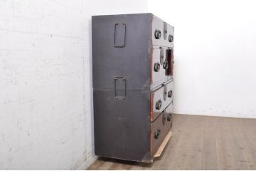 和製アンティーク　前面檜(ヒノキ)材　漆塗り　趣のある佇まいが魅力的な会津箪笥(和たんす、時代箪笥、収納箪笥、衣装箪笥、引き出し、重ねタンス)(R-071886)